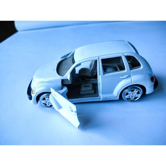 Chrysler PT Cruiser 2000 5" Diecast Scale 1/34 Models Bundle of 3 Cars - Picture 9 of 12